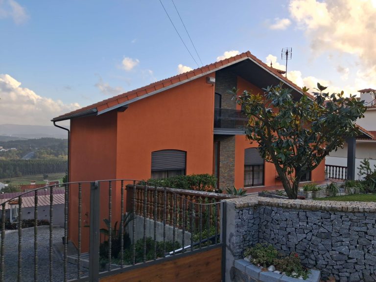 Pintura Exterior de Moradia
